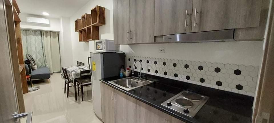 One Bedroom Condo Unit Fame Residences 马尼拉 外观 照片